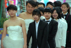 Cross dressing wedding proposals in China - VIDEO