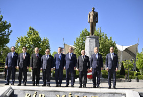 Azerbaijani PM pays tribute to National Leader Heydar Aliyev in Türkiye's Ankara