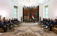  Azerbaijani and Egyptian Presidents hold expanded meeting 