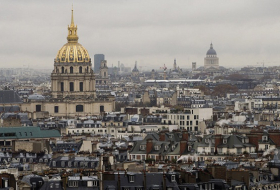 Police arrest man for attempt to drive car through Paris Museum Complex