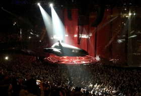 Drone crashes into crowd at Muse concert - VIDEO 