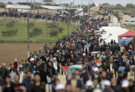 Israel drops leaflets warning Gazans not to approach border