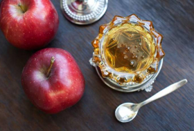 The symbolic foods eaten during Rosh Hashanah, the Jewish New Year