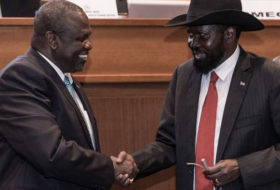 South Sudan's president, rebel leader sign peace deal