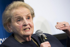 Madeleine Albright: Trump is a 'gift to Putin'