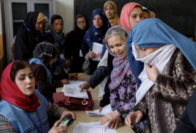 Afghanistan extends election to Sunday due to chaos at polling stations