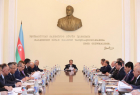 Azerbaijani PM talks creation of new vocational education centers in country