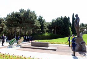   Czech delegation pays respect to national leader Heydar Aliyev and Azerbaijani martyrs  