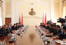  Azerbaijani PM meets with chairman of Standing Committee of Chinese National People's Congress 