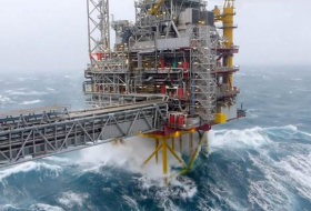  500 oil workers evacuated from offshore platforms in Azerbaijan due to storm 