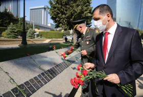   Azerbaijani general, Turkish envoy visit Alley of Martyrs, Turkish Martyrs’ Memorial -   PHOTO    