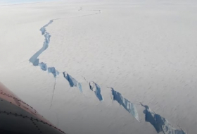 Mega iceberg about the size of Los Angeles just broke off from an Antarctic ice shelf