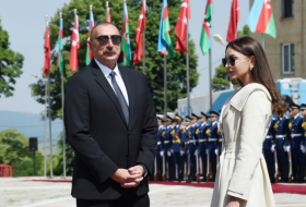   Azerbaijani parliament congratulates Ilham Aliyev and Mehriban Aliyeva on Independence Day  