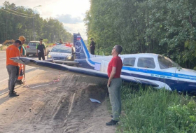 Light Piper aircraft makes emergency landing on highway outside Moscow