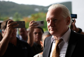 Julian Assange walks free after reaching plea deal in US court
