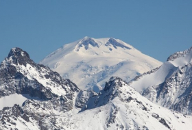 Russian rescuers launch search for missing American alpinist at Mount Elbrus
