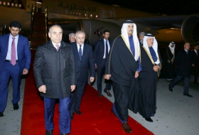 Emir of Qatar embarks on official visit to Azerbaijan
