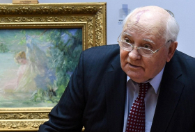 Mikhail Gorbachev says `it looks like the world is preparing for war`