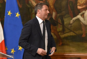 Italian president asks Renzi to delay resignation until budget is passed