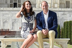 William and Kate pose on Taj Mahal bench