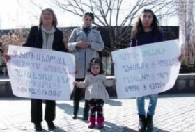 Another anti-government protest of gas explosion victims in front of the office of Sargsyan - VIDEO