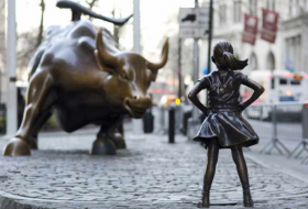 ‘Fearless Girl’ will stay on Wall Street until 2018
