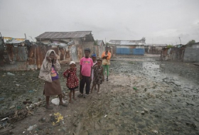 Hurricane Matthew: Haitians flee inland as violent storm approaches 
