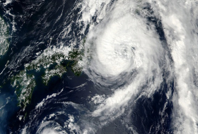 Typhoon Kong-rey reportedly kills 1, injures over 20 in Japan