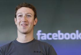 Mark Zuckerberg announces project to connect refugee camps to the Internet