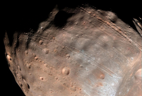 Gravity will rip Martian moon apart to form dust and rubble ring
