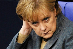Greece debt crisis: Merkel faces revolt by party MPs as bailout showdown looms