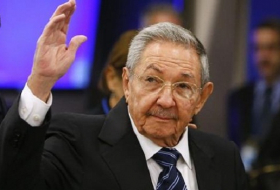 Castro, 84, says Cuba`s leaders are too old, proposes limits