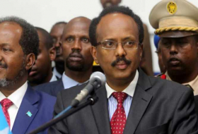 Somalia leader declares country war zone, replaces chiefs
