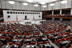 Turkish MPs approve constitution change 