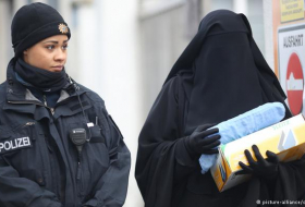 Merkel says burqa likely hinders integration in Germany