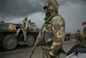 Ukraine crisis: Troops `recaptures Mariupol city hall`