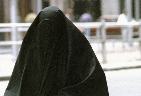 German Interior Minister calls for partial ban on wearing burqas