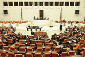 Azerbaijani MPs meet Secretary General of Turkish Parliament