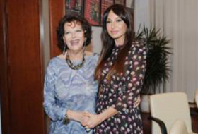 Claudia Cardinale visits UNS theatre, meets Azerbaijani first lady