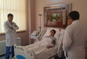 Azerbaijani surgeons perform heart operation on pregnant woman