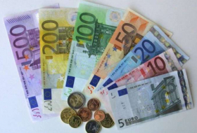 Euro holds at three-year high as attention turns to Draghi