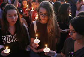 Florida school shooting: FBI under pressure over failure to act