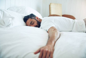 Sleep in this weekend -- you might live longer