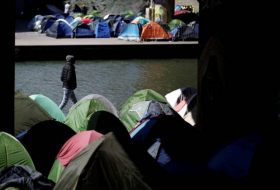 Refugees in Paris face 'catastrophic sanitary conditions'