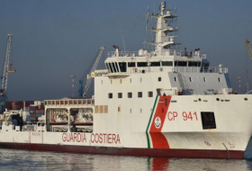 Migrant vessel docks in Sicily amid international row
