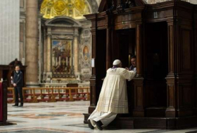A gift from above? Italian priest finds €36,000 in confession booth