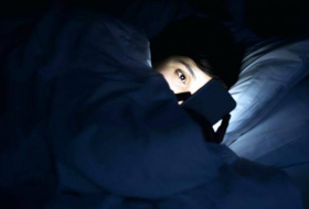 How blue light from smartphones can lead to blindness