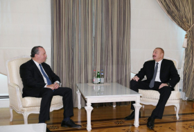 President Ilham Aliyev received President of US-based Foundation for Ethnic Understanding