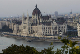 Hungary bans people from living in public areas