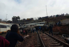 At least 4 killed, dozens injured after train derails in Morocco